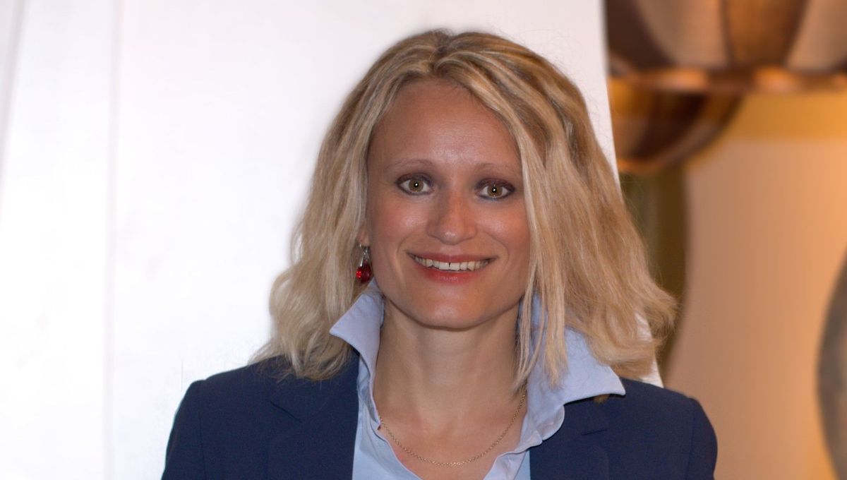Halpern_G's tweet card. Docteur en philosophie, Gabrielle Halpern s'inspire de la figure mythologique du centaure pour révolutionner notre rapport à l'identité et à la rationalité. Et si l'imaginaire nous permettait de...