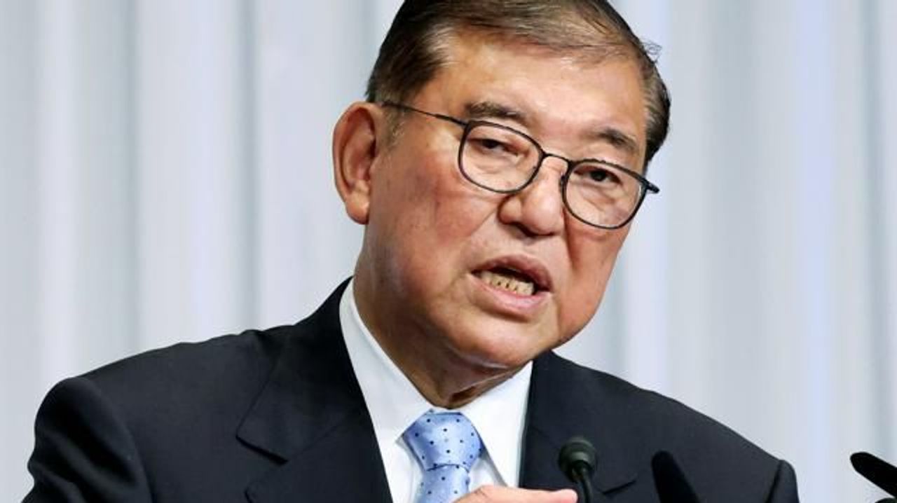 YahooNewsTopics's tweet card. 石破茂首相（自民党総裁）が、23日にも麻生太郎、菅義偉両元首相、岸田文雄前首相の3氏の首相経験者と面会する方向で調整していることがわかった。参院選で大敗したが、続投の意向を表明した首相に対する批判が