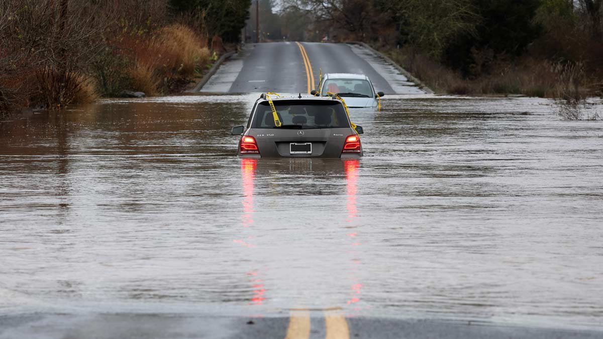 ConsumerReports's tweet card. Consumer Reports shares tips on how to file an insurance claim on a flooded-out car.