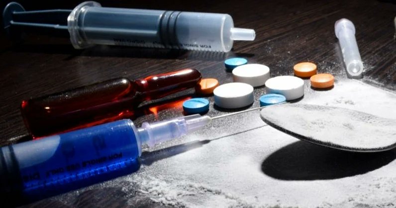 Preddy85's tweet card. Public Health Alert: Govt says 3,104 drugs failed quality tests in India during FY 2024–25, with 961 prosecutions launched over spurious or adulterated medicines.
