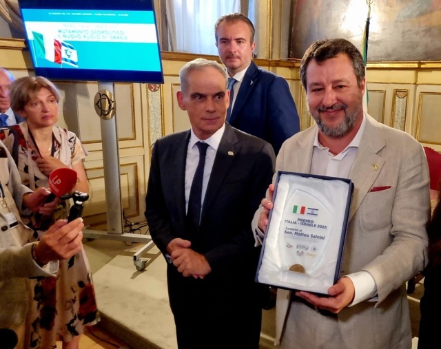 NickWhithorn's tweet card. Per Bonelli (Avs) il riconoscimento "certifica la complicità del governo italiano a un'escalation militare che l'ONU stessa ha condannato più volte"