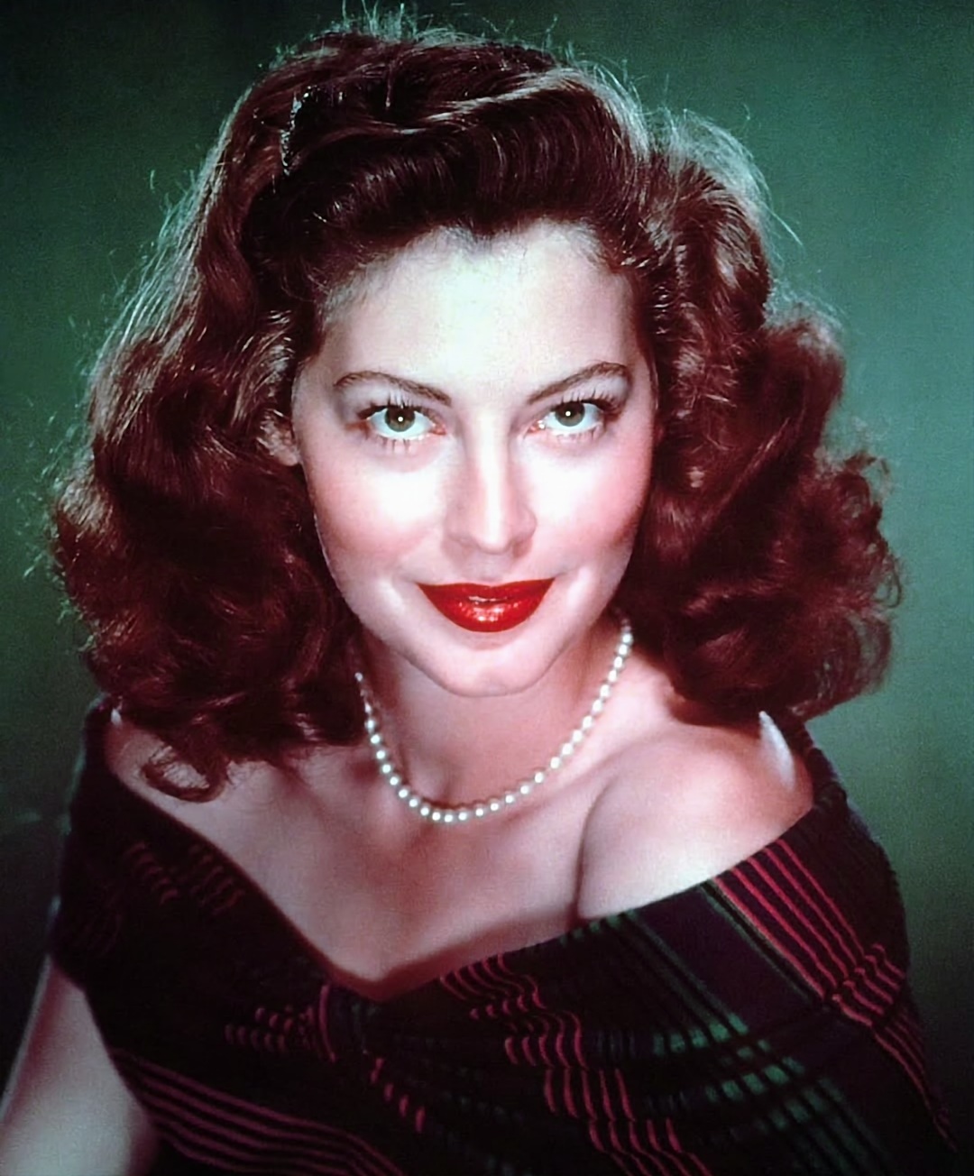 oldmovieactress's tweet card. old Hollywood stars. We specialize in nostalgic memorabilia from the Golden Age of Hollywood. Photographs from Hollywood's Golden Era
