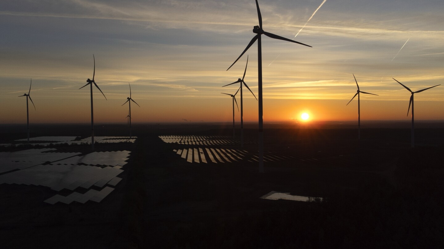 mzjacobson's tweet card. The United Nations reports a global shift toward renewable energy, calling it a "positive tipping point."