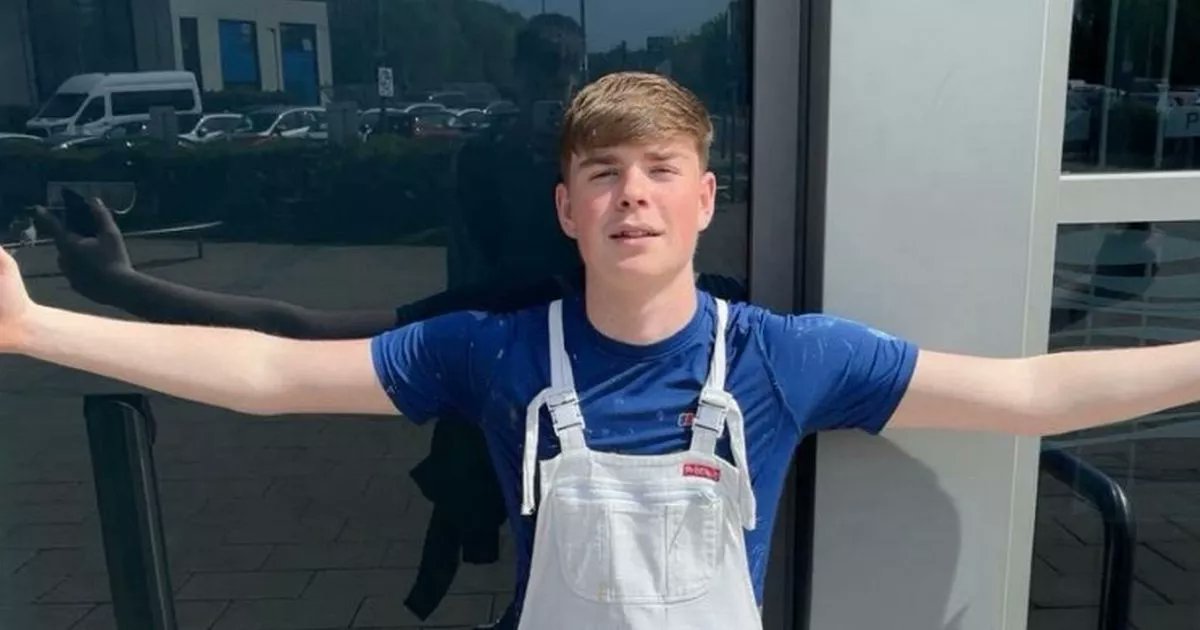 EKilbrideNews's tweet card. Joani Reid is pressing ministers to get tough with social media companies who let teens pose with dangerous weapons.