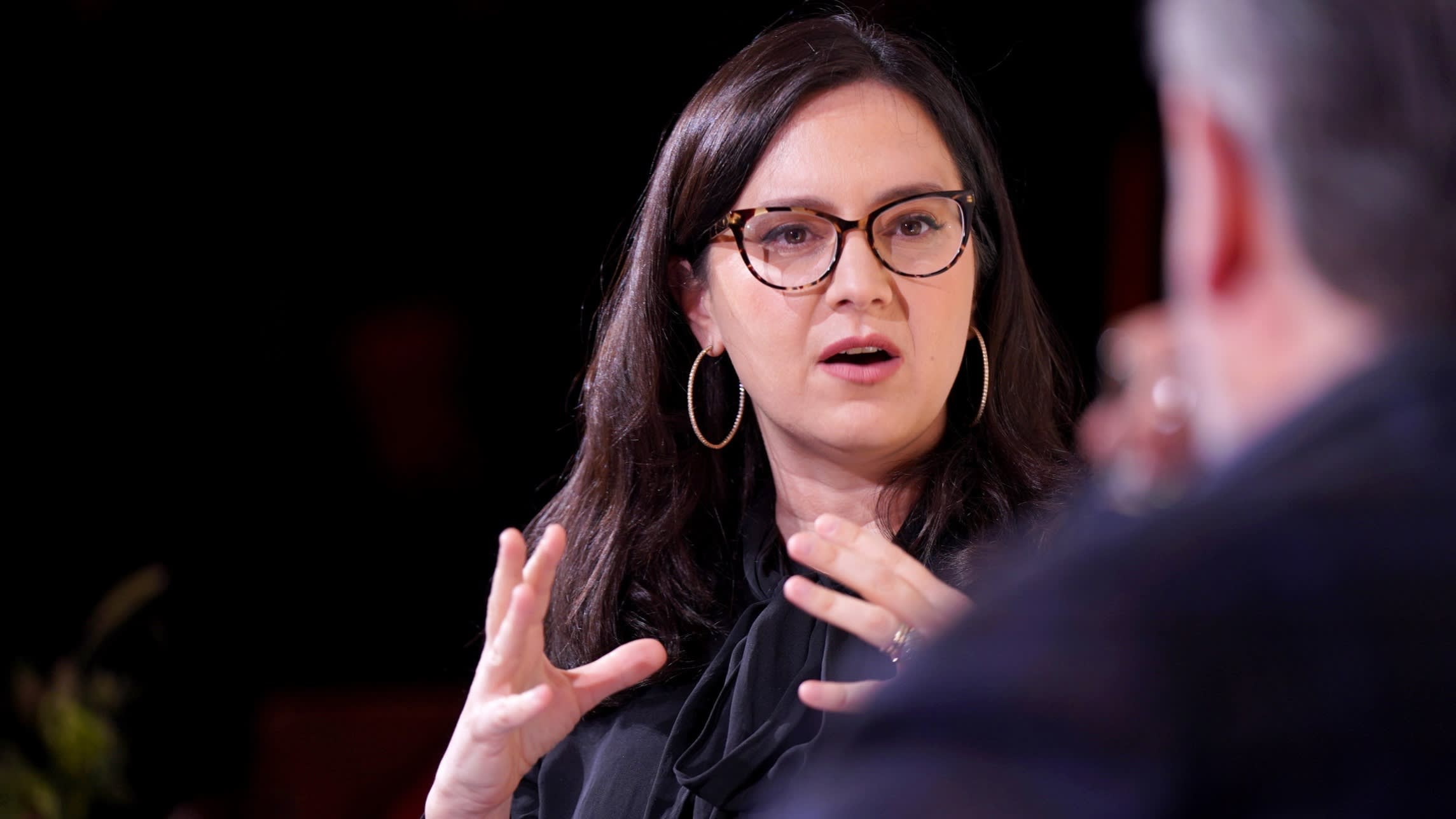 hangingnoodles's tweet card. ‘Anti-woke’ journalist holds talks with incoming CBS owner David Ellison over sale of new media venture
