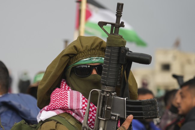 elderofziyon's tweet card. Exploring how aid cut to Hamas impacts Gaza's humanitarian situation.