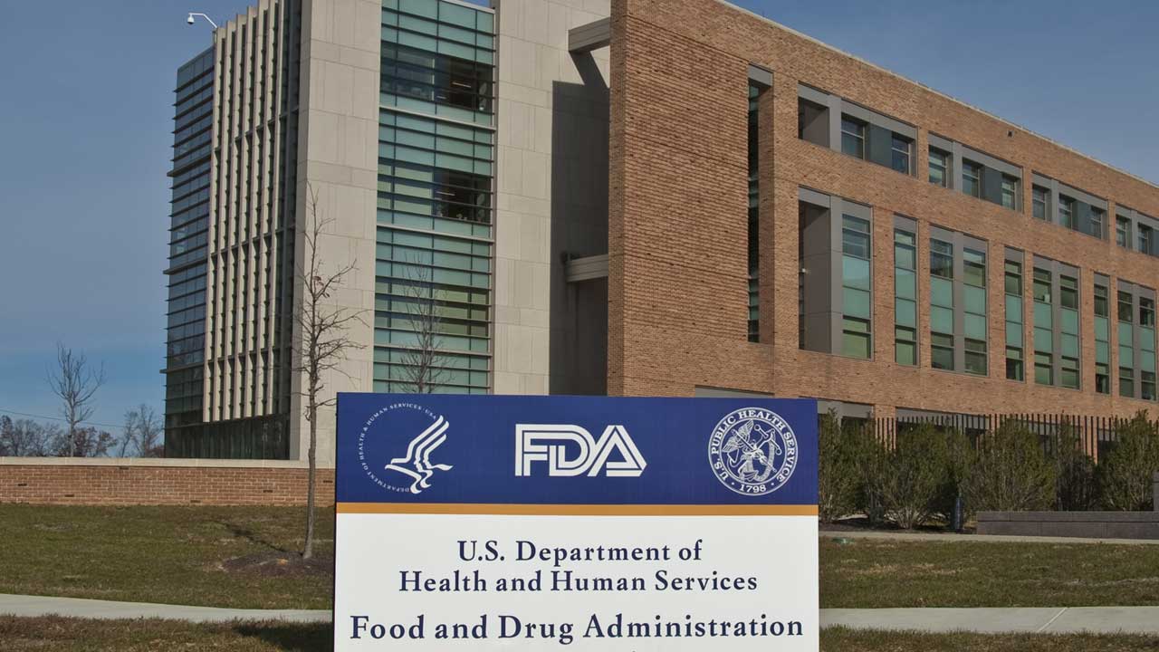 jeremyrhammond's tweet card. By telling parents not to do antibody blood tests to avoid needlessly vaccinating their child, Paul Offit unwittingly exposes scientific fraud by the FDA.