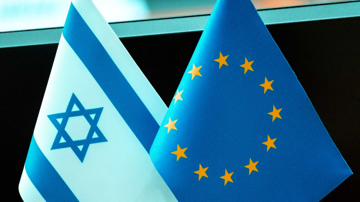 christian_leye's tweet card. Sie waren als Diplomaten im Nahen Osten eingesetzt, jetzt fordern sie die EU zum Handeln auf: Ex-Botschafter der Europäischen Union rufen EU-Kommissionspräsidentin von der Leyen dazu auf, das...