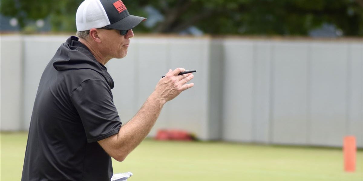 Dawgs247's tweet card. Georgia's wide receiver recruiting has been on the upswing since James Coley rejoined the staff. Let's look at the early Class of 2027 options.