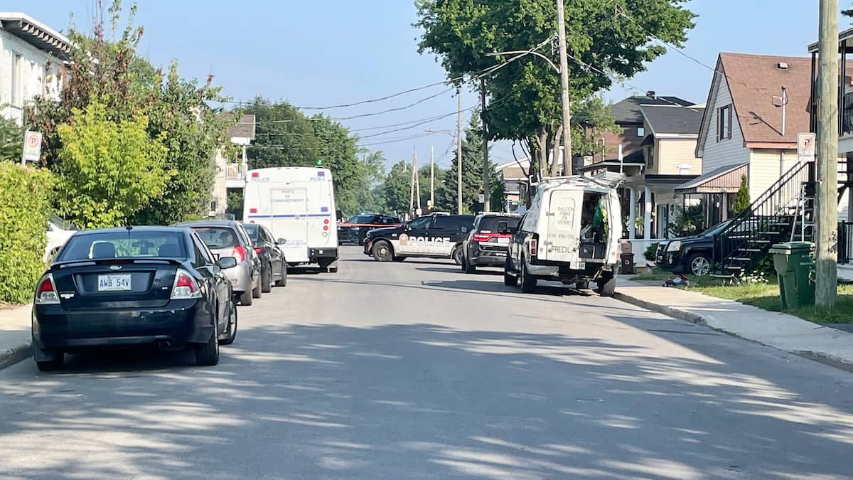 BriGarceau's tweet card. Le suspect de 33 ans a ensuite été retrouvé sans vie dans sa résidence de l’île Perrot.