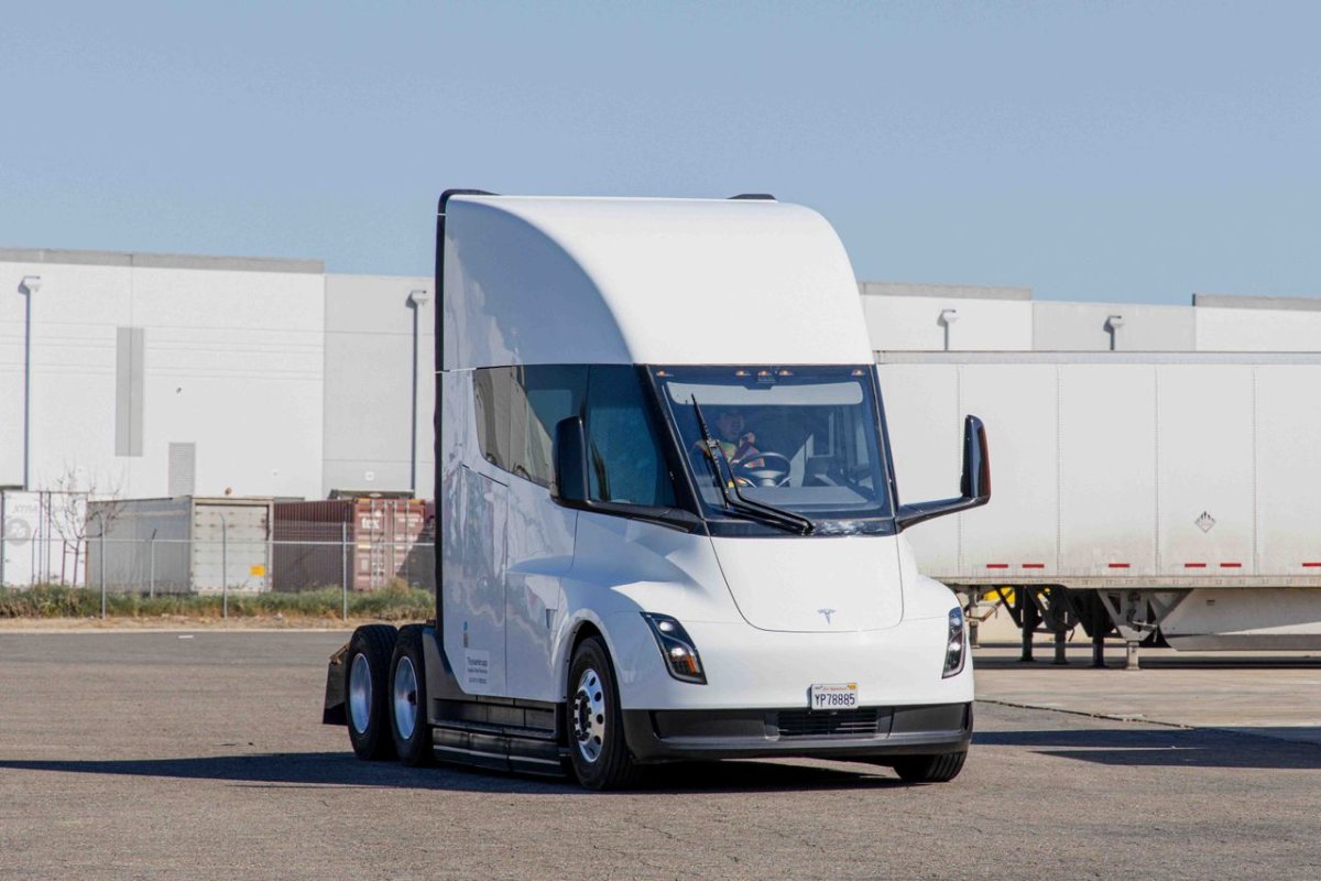 NotATeslaApp's tweet card. Tesla Semi aces pilot programs with logistics giants ArcBest and thyssenkrupp, proving its real-world efficiency, performance, and reliability.