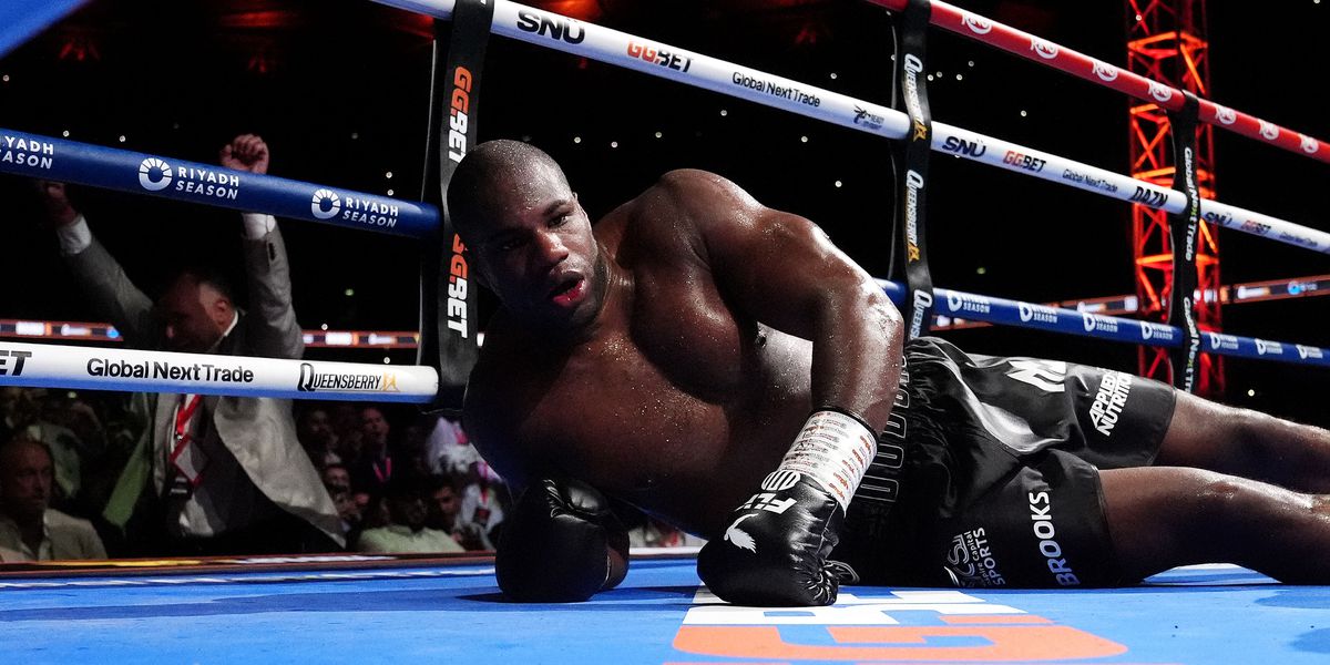 mmamania's tweet card. Daniel Dubois quit against Oleksandr Usyk, according to Derek Chisora, but Tyson Fury claims the heavyweight bruiser was simply outclassed in London.