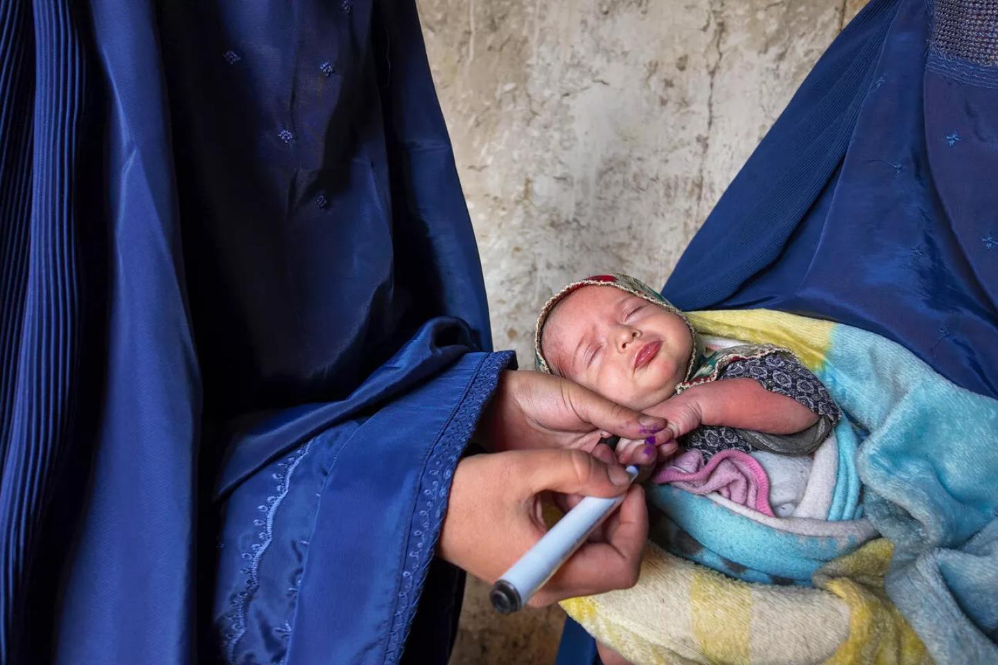 UNICEF_FR's tweet card. Bien que le taux mondial de vaccination des enfants reste stable, plus de 14 millions de nourriss...