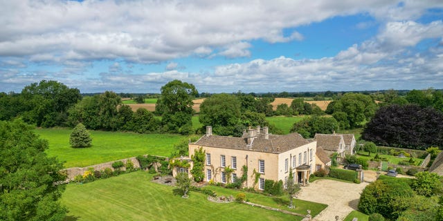 countrylivinguk's tweet card. Just in time for Jane Austen's 250th anniversary...