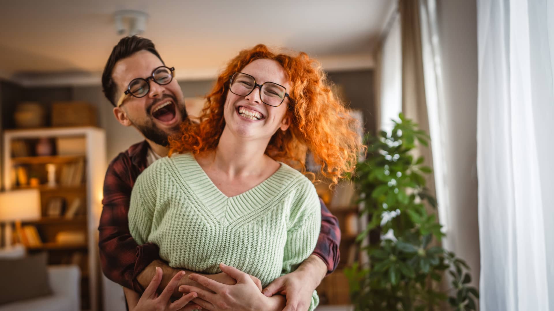 pbstarkok's tweet card. Phil Stark, a therapist who works with couples, encourages partners to 'make deposits' into their 'relationship bank account.' Here's how to do it.