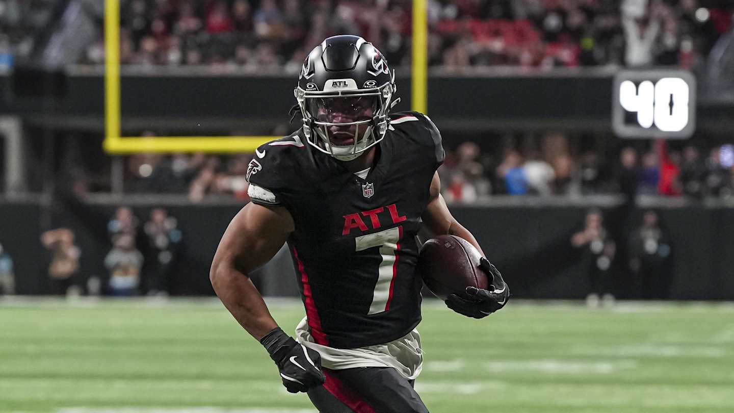 arkeshrayyyy's tweet card. Two members of the Atlanta Falcons are being highly regarded as the second half of the decade begins. Fox News NFL Reporter Ben Arthur released a list for his 2