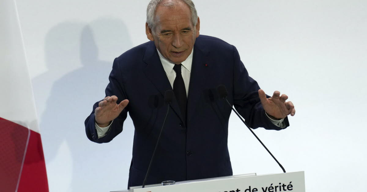 frankviart's tweet card. A Matignon, le Premier ministre François Bayrou a annoncé mardi des mesures drastiques pour réduire le déficit public et faire 43,8 milliards d'euros d'économies en 2026, provoquant la colère des...