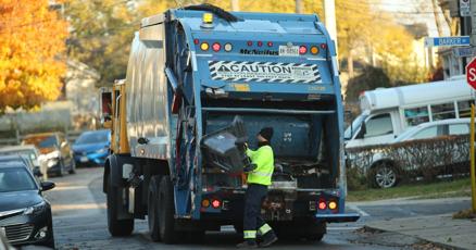TorontoStar's tweet card. New reports suggest there are good reasons to question whether letting private companies carry out public services is the best for the city.