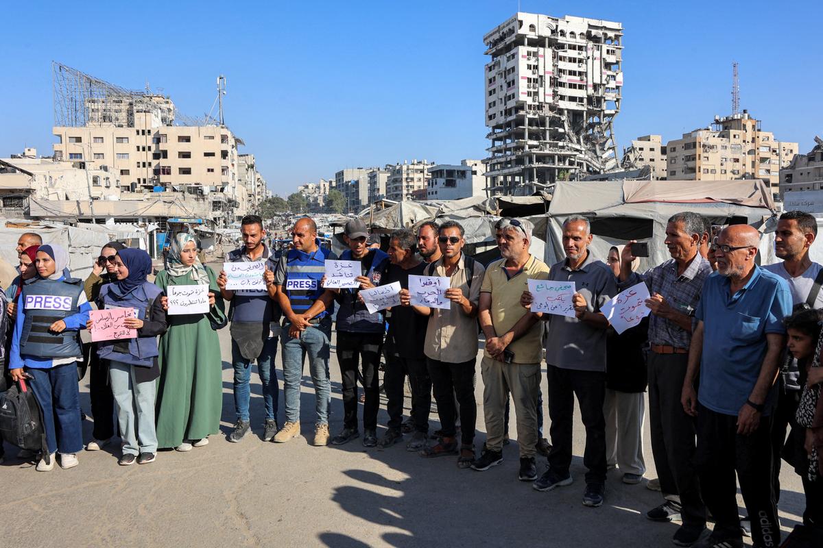 MarinFavre's tweet card. La Société des journalistes de l’Agence France Presse a lancé un cri de détresse. Ses collaborateurs locaux à Gaza sont menacés par la famine. Emmanuel Duparcq, président de l’instance, appelle à...