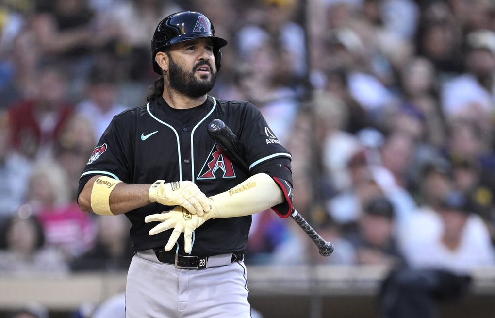 Mitch_Seattle's tweet card. Industry sources say the Mariners and Diamondbacks have engaged in preliminary discussions about Eugenio Suarez, a leading candidate for the National League MVP.
