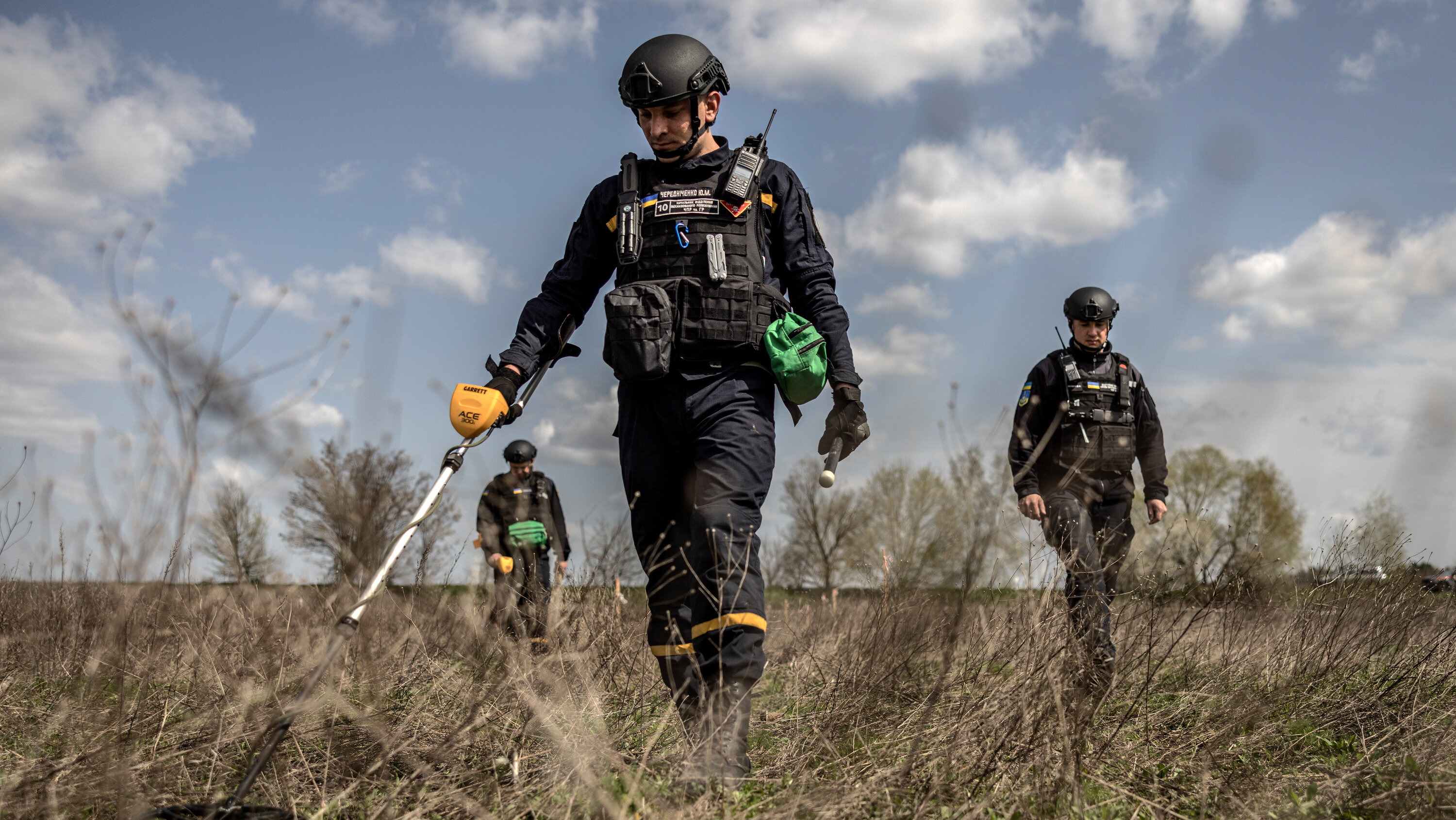 leoncastjan's tweet card. Five countries plan to revive the use of a weapon prohibited by treaty for more than a quarter of a century, hoping to strengthen their defenses against any Russian attack.
