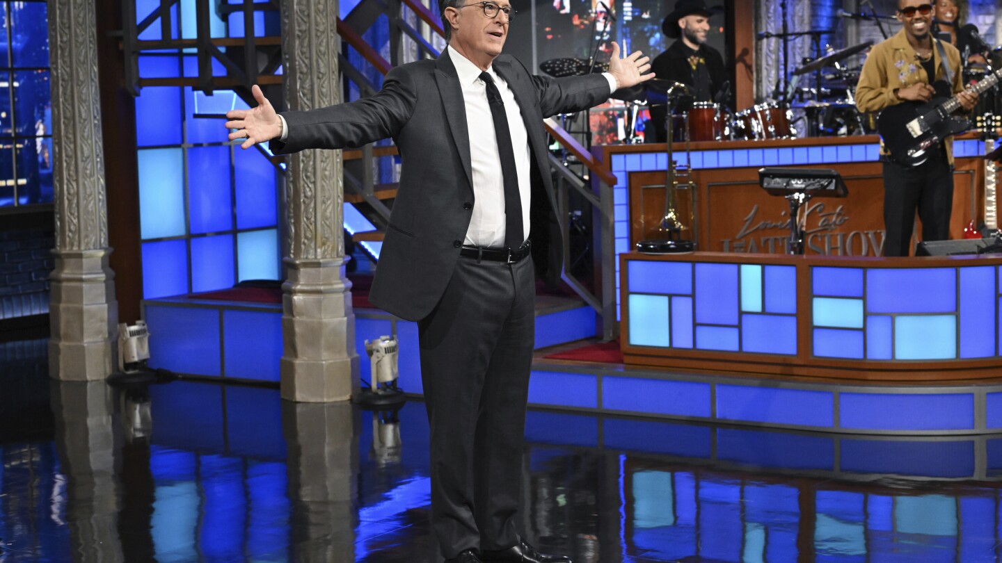 FrankAmari2's tweet card. Stephen Colbert returned to the stage in New York for his first full program after CBS announced that it was canceling his “Late Show” next May.