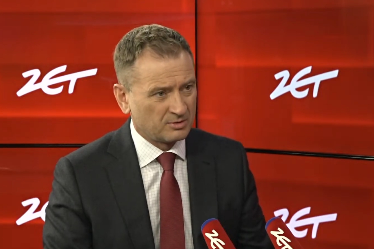 Sportowy_Kanal's tweet card. Sławomir Nitras po rekonstrukcji rządu nie będzie już ministrem sportu, co potwierdził sam polityk. Donald Tusk w środę ogłosi nowy rząd.