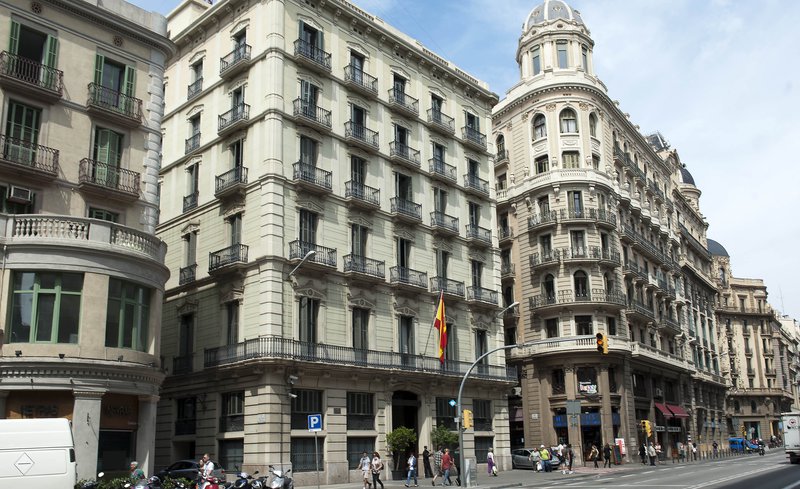 MandreuBcn's tweet card. El passat 18 de juliol de 2025, coincidint amb el dia que marca l’inici del cop d’estat feixista de 1936, el Govern espanyol va anunciar la incoació del procediment per declarar l’edifici de Via…