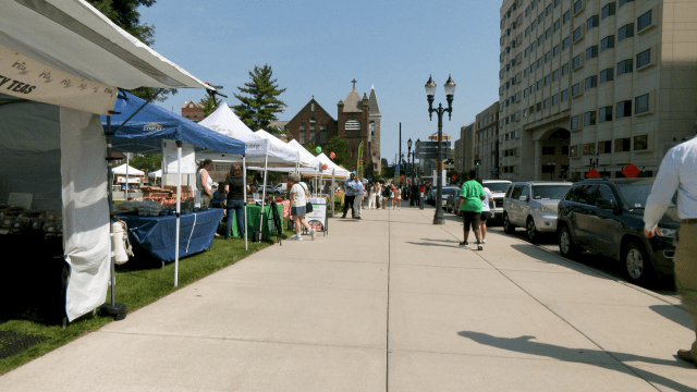 WLNS's tweet card. LANSING, Mich. (WLNS)– The farmers market is back on the Capitol lawn! Community members can shop locally with 60 Michigan farmers and vendors and enjoy music performances from the Lansing Sy…