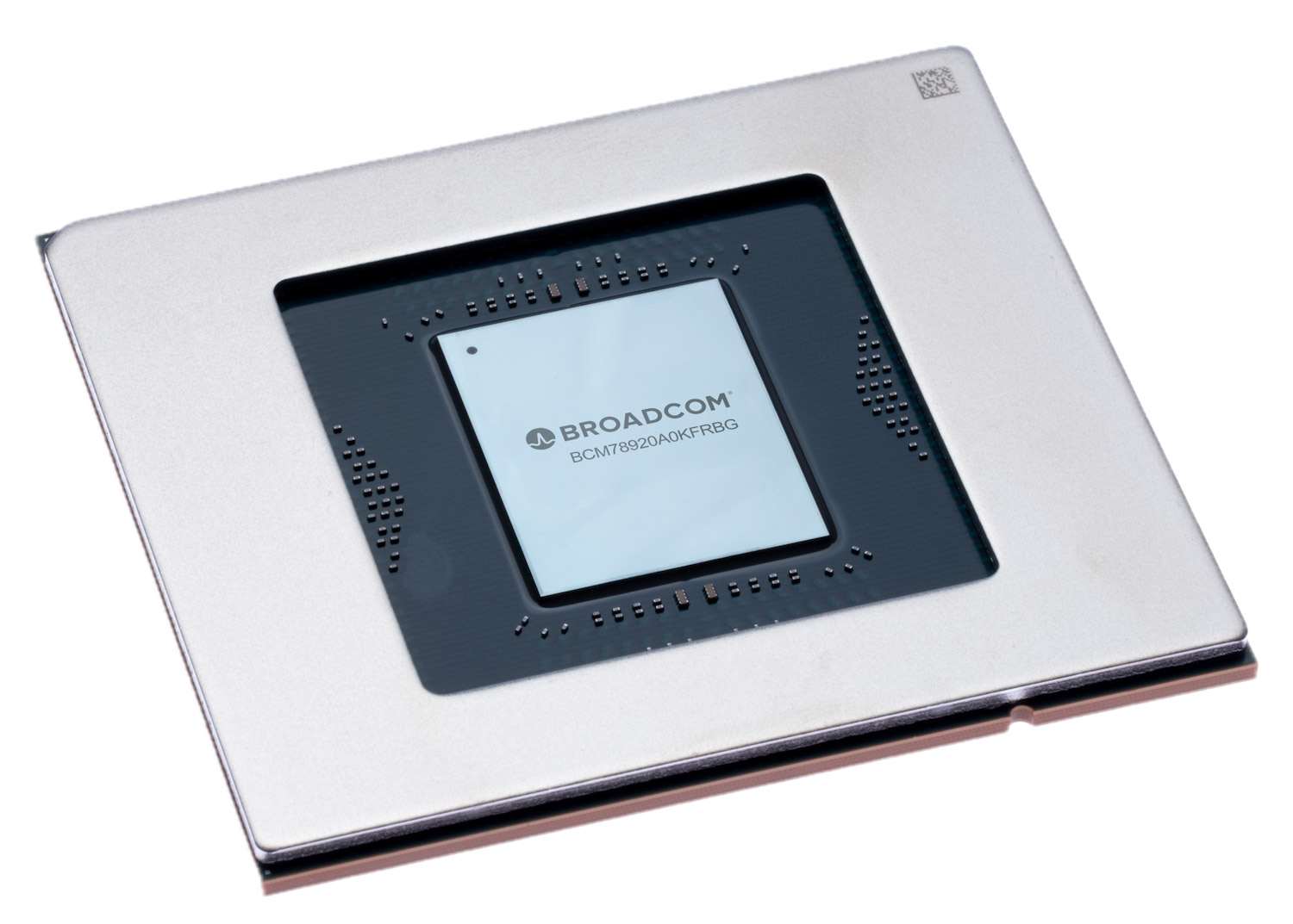 storagereview's tweet card. Broadcom ships Tomahawk Ultra, a 51.2Tbps switch with 250ns latency and lossless Ethernet, redefining networking for AI and HPC workloads.