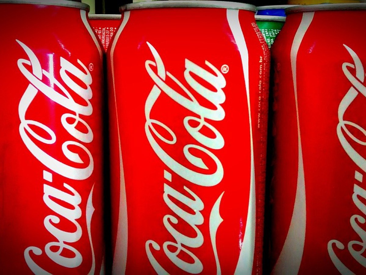 ewnupdates's tweet card. Trump last week said that the company had agreed to use cane sugar in the United States version of Coke.