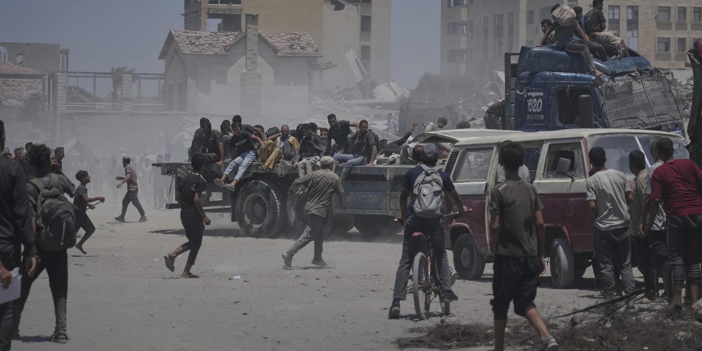JuedischeOnline's tweet card. Israels Militär ist seit Kurzem im Südwesten von Deir al-Balah im Einsatz. Laut WHO wurde dort ein Warenlager der Organisation angegriffen und Mitarbeiter festgenommen. Nun äußert sich die IDF