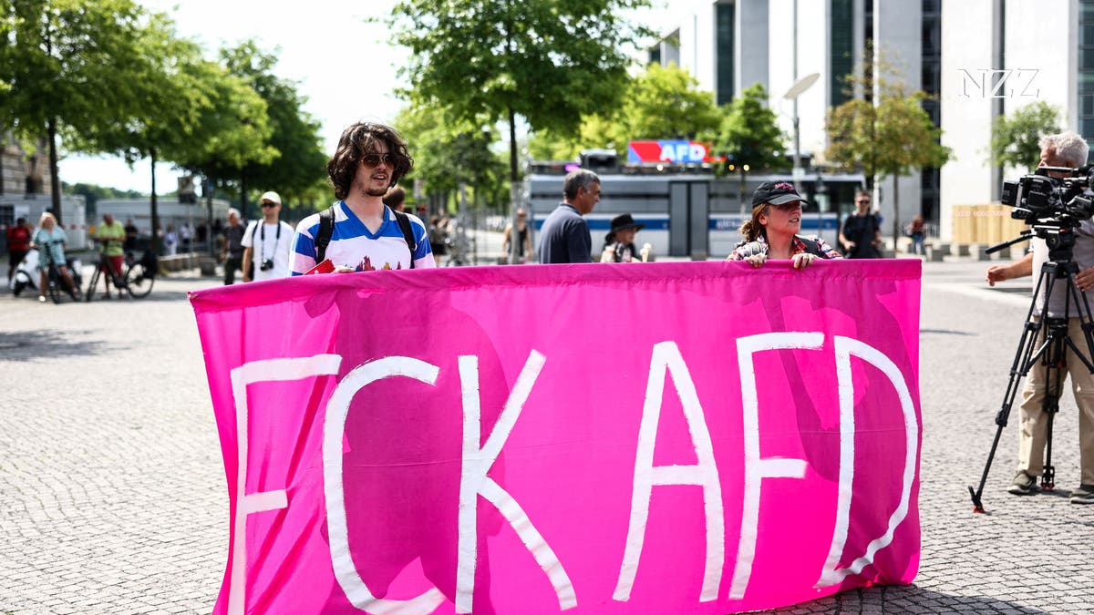 NZZ's tweet card. Der Öffentlich-rechtliche Rundfunk ist nicht zu reformieren, das zeigt der immergleiche Umgang mit der AfD.