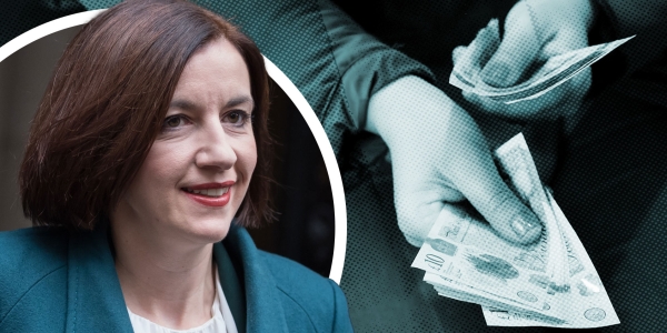 tes's tweet card. Education secretary asks the pay review body to make formal recommendations for the next two years by February, and an indicative recommendation for 2028-29