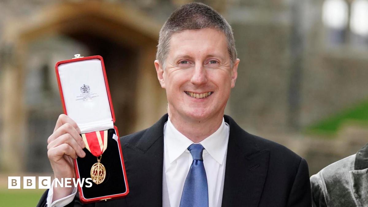 hannahsbee's tweet card. Sir Robert Chote quits as head of UK Statistics Authority, the body responsible for overseeing the Office for National Statistics.