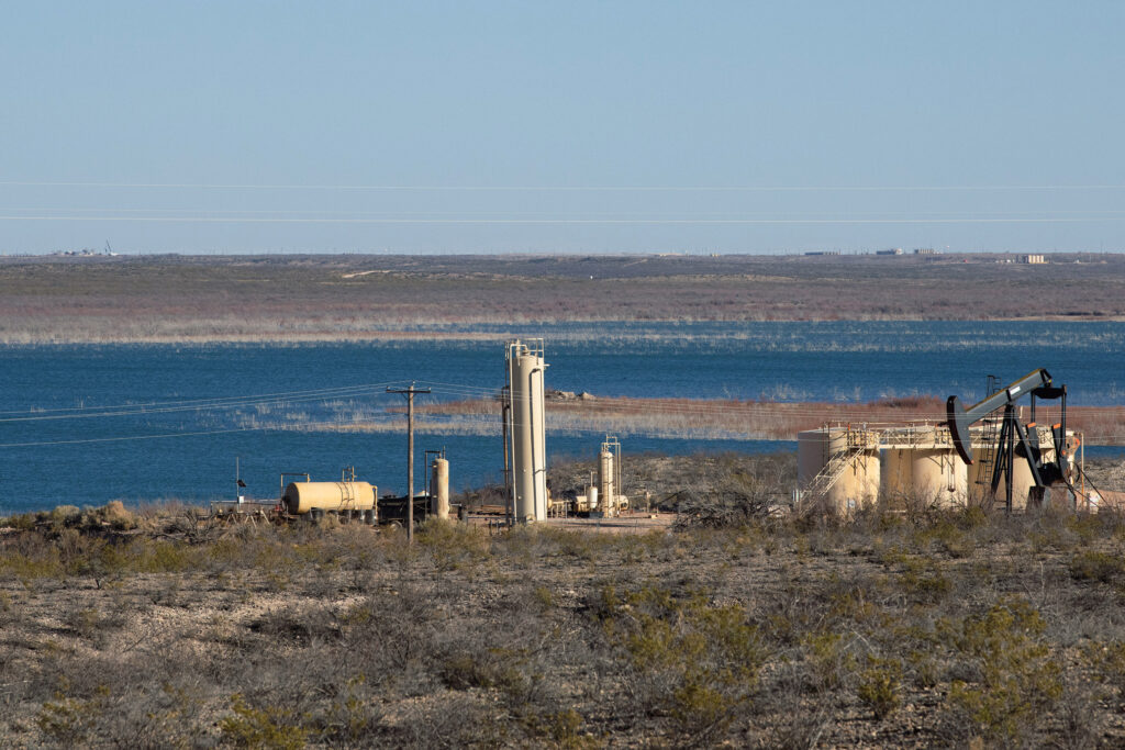Greenlaurel7's tweet card. Oil and gas companies have used billions of gallons of Rio Grande and Pecos River water for drilling in the past four years, according to an exclusive Inside Climate News analysis.