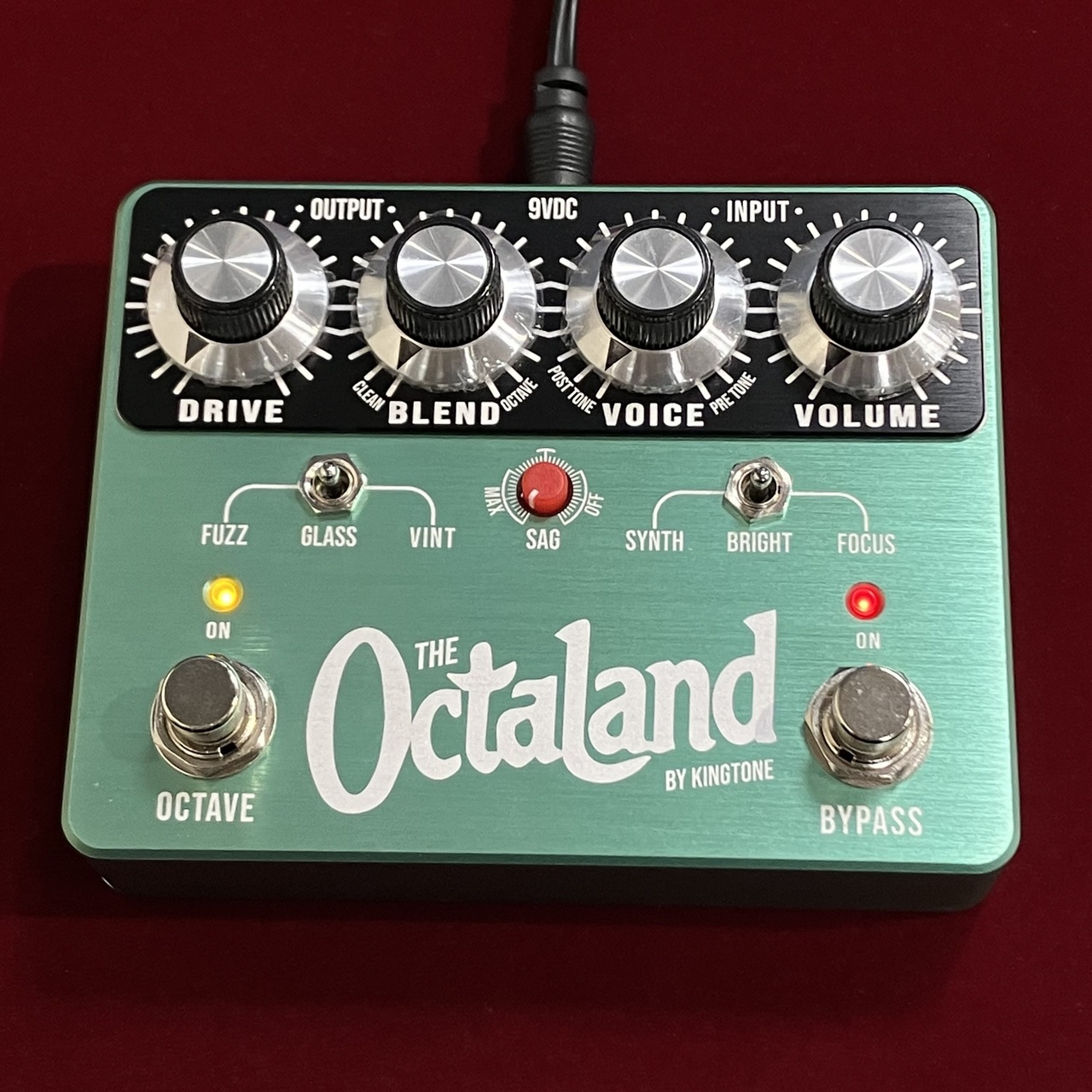 ROCKINN_namba's tweet card. ／山野楽器／ロックイン難波／人気ブランド「KING TONE」の在庫希少なファズ"The Octaland"が最新仕様にバージョンアップ！ Octaviaのインスパイアモデルながら好評の原音ブレンドに加え、新たな機能が追加された極上オクターブファズ！