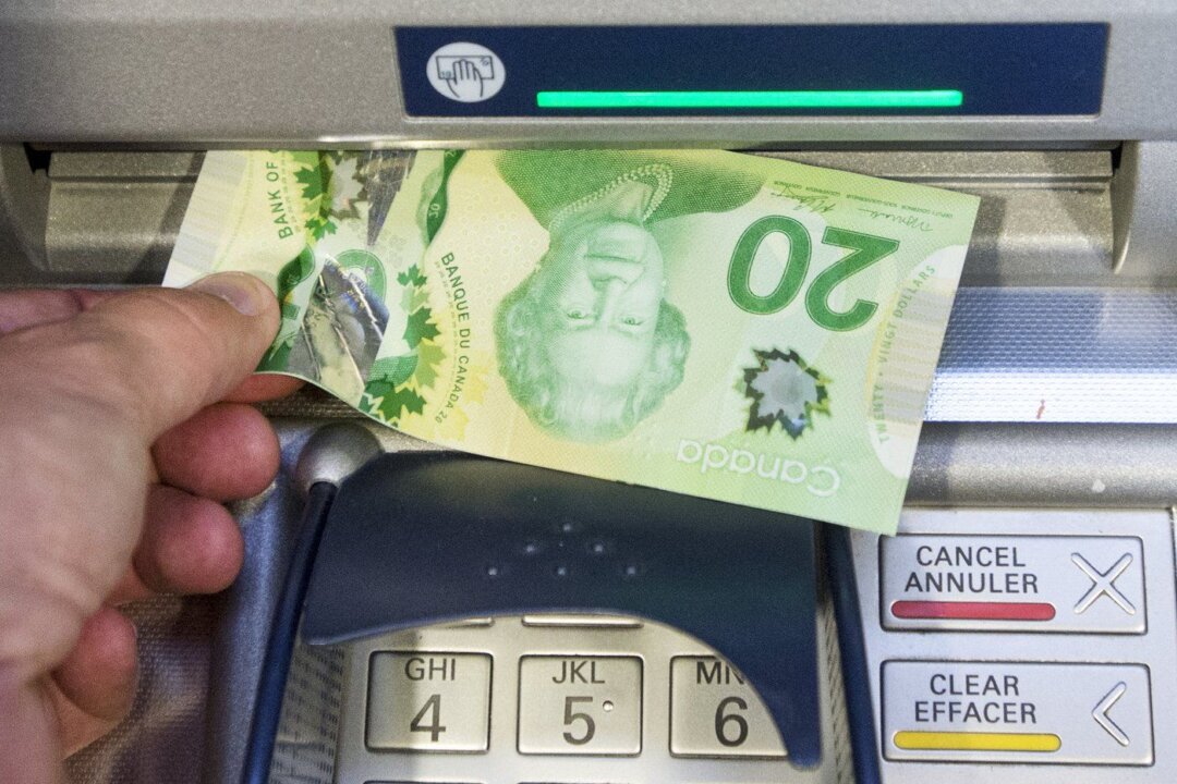 EpochTimesCan's tweet card. Federal Government Considers Raising Deposit Insurance Limit to $150,000