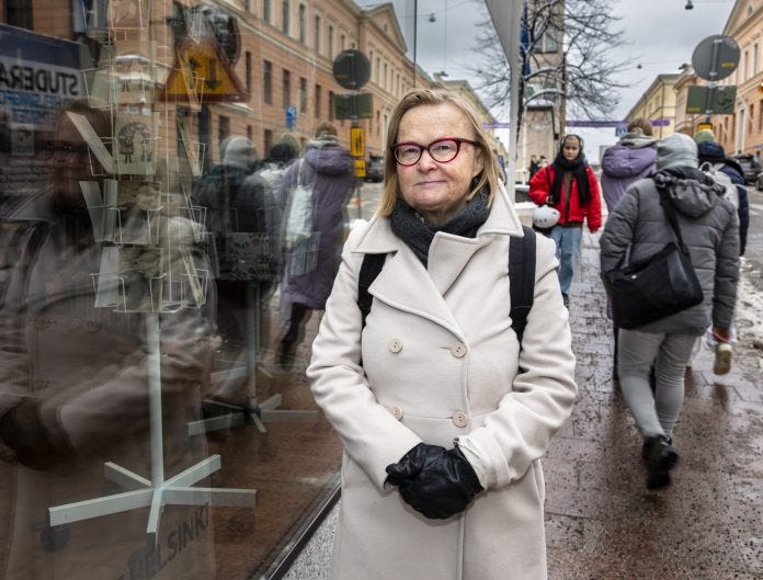 RoniHolmberg's tweet card. Viime kuukausina Yleisradion keskusteluohjelmiin on kerta toisensa jälkeen eksynyt, joskaan ei pyytämättä tai yllättäen, Suomen Lähi-idän…