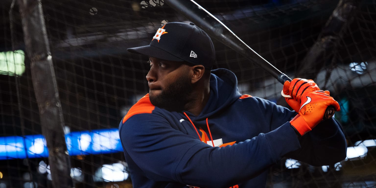 brianmctaggart's tweet card. PHOENIX -- Astros slugger Yordan Alvarez took another small step Monday in his return from a fractured bone in his right hand when he hit some soft toss in the batting cage, in addition to hitting...