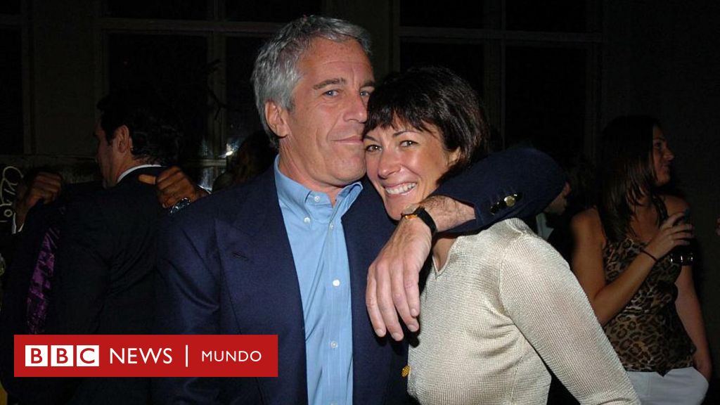 bbcmundo's tweet card. Catalogada como su "mejor amiga" por Epstein, Ghislaine Maxwell fue acusada de haber ayudado al magnate al reclutar y preparar a víctimas que se sabía que eran menores de edad.