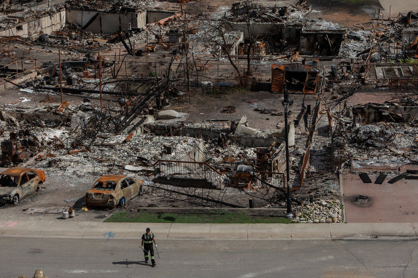 Building_mag's tweet card. On July 24, 2024, a devastating wildfire swept through the remote mountain town in Jasper National Park in Alberta's Rockies, incinerating a third of its structures. 