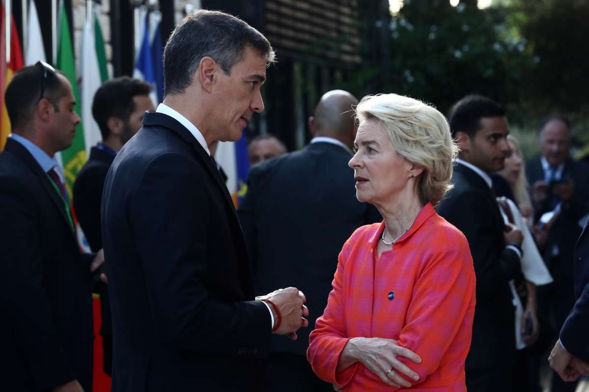 Jotacavaz's tweet card. Con 91 expedientes de infracción pendientes, la UE nos tiene en el punto de mira por falta de reformas, retrasos e ir contra el movimiento de capitales