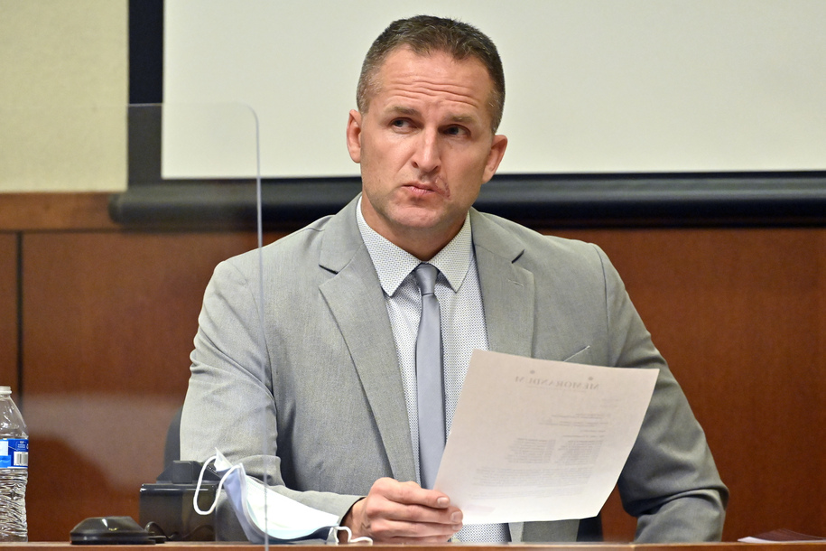 dailykos's tweet card. A federal judge in Kentucky broke with the Trump administration on Monday, sentencing former Louisville police officer Brett Hankison to almost three years in prison for his role in a home raid that...