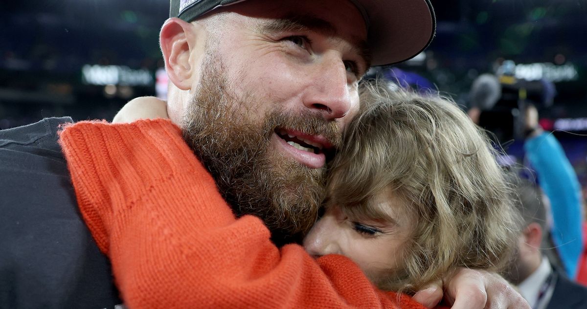 justinmcurto's tweet card. Both the Chiefs and this relationship have lasted all the way to the Super Bowl.