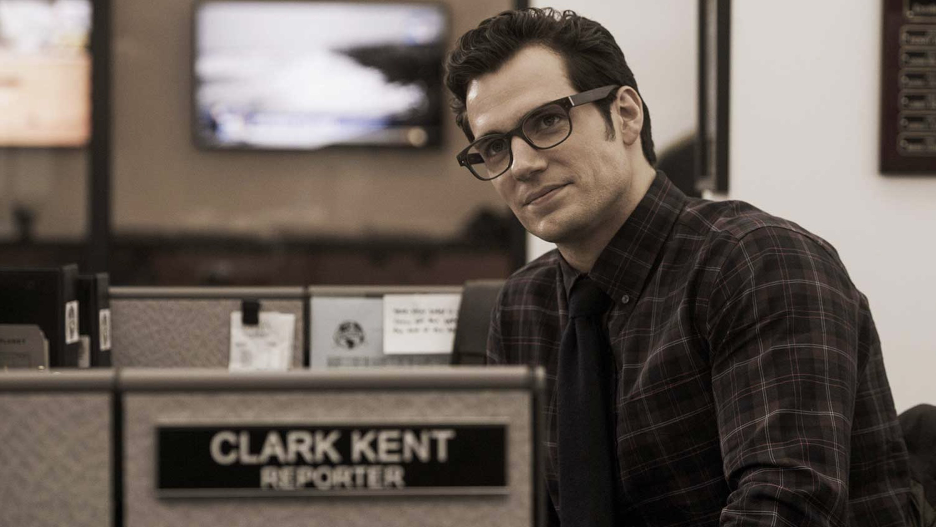 PopverseSays's tweet card. On the same day that Gunn told Cavill he was out as the Man of Steel, Superman director Gunn spoke to the actor about a (possible) place in the new DCU
