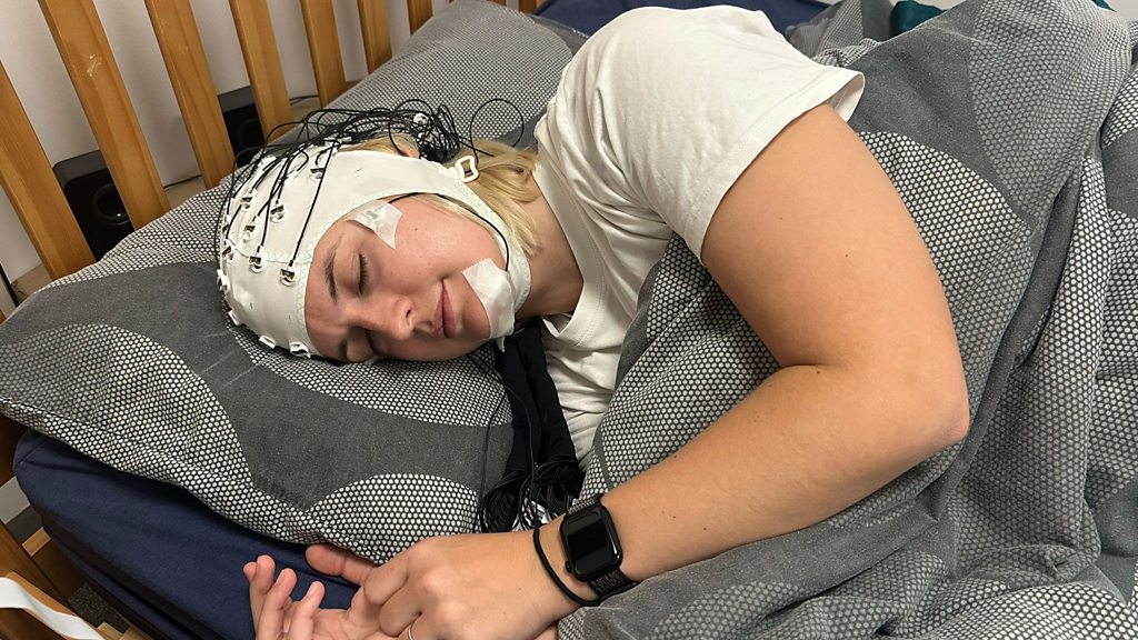 CarolineSteel3's tweet card. Why is getting to sleep much harder for some people than others?