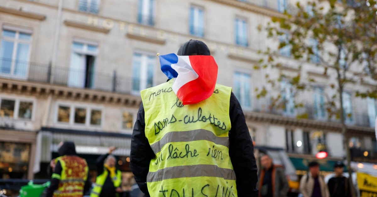 le_Parisien's tweet card. « Un arrêt total et illimité du pays » : c’est quoi ce mouvement qui appelle à bloquer la France «...