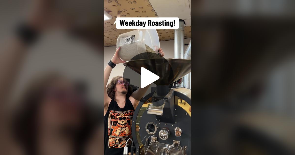 DragonRoast's tweet card. 1122 likes, 14 comments. “Another day at the roastery means we are up early and roasting delicious coffee for you all!”