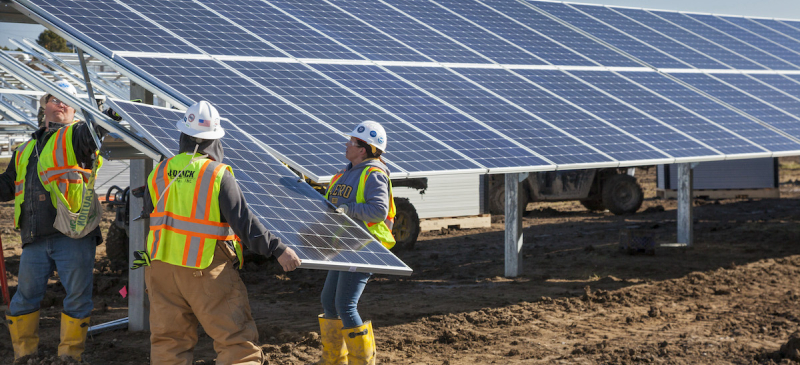 TRAILSANDWAYS's tweet card. Real solutions to the climate crisis depend on workers' know-how. CEOs usually cling to their dirty profits, or try to cash in on green technology to bust our unions and degrade our jobs.